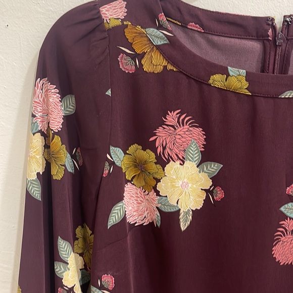 Loft floral maroon dress size 6P - Picture 3 of 3